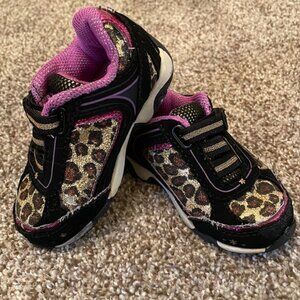 Leopard 🐆 sneakers - 5 toddler